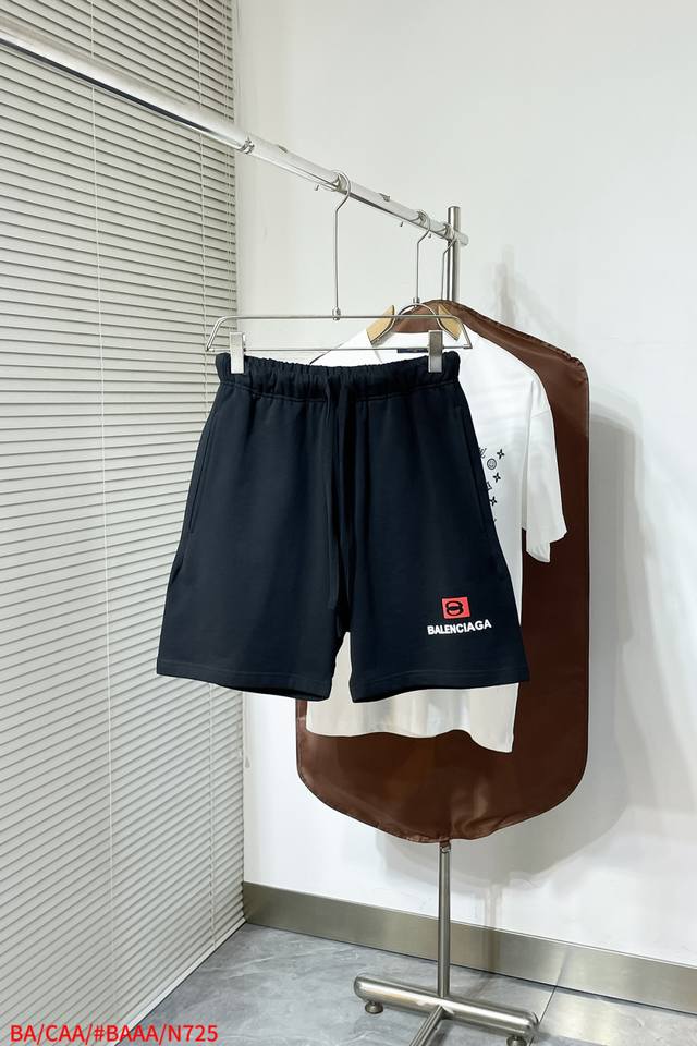 N725 Ba Balenciaga 2025 new drawstring shorts. Simple elastic waistband design.