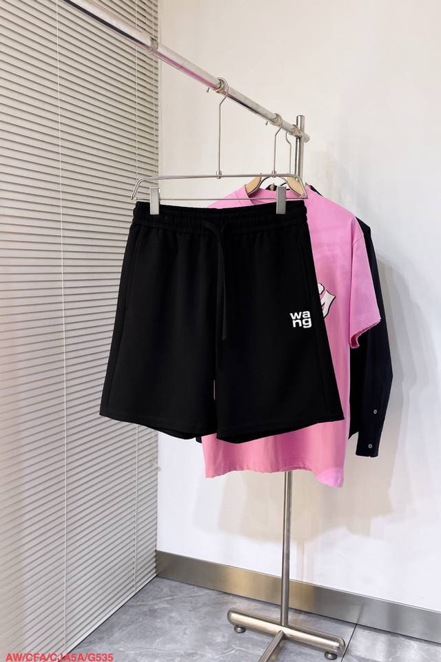 G535 Aw Pressure Mountain's new spring/summer shorts are a minimalist expression