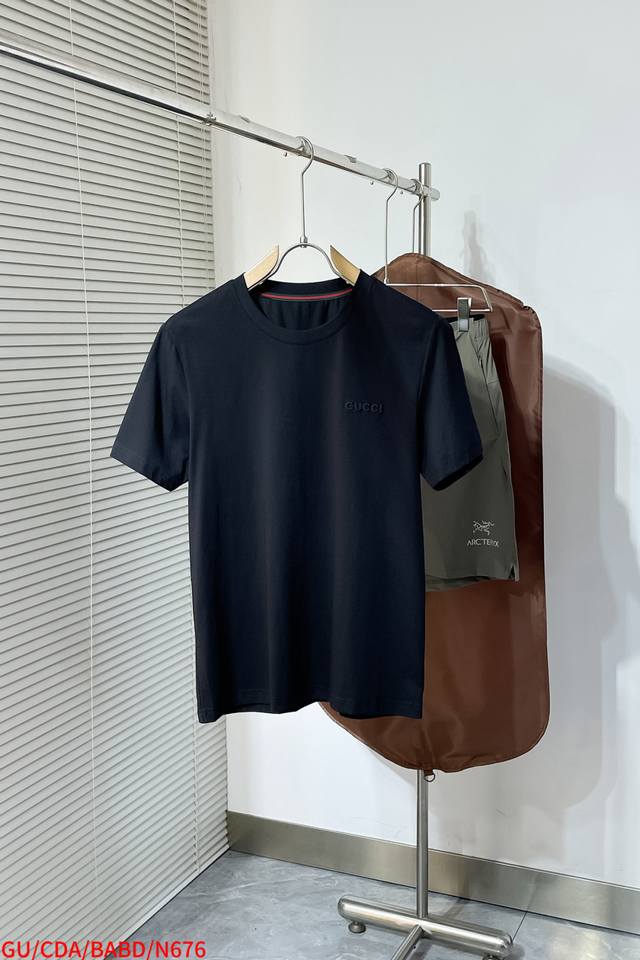 N676 Gu Gucci men's short-sleeved T-shirt, the fabric is made of original custom