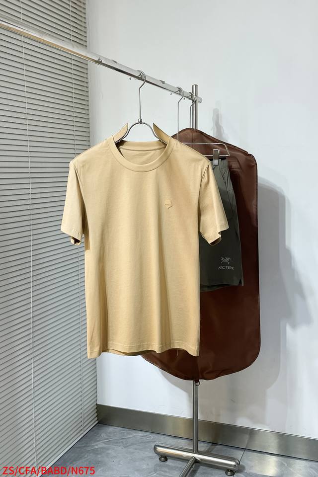 N675 Zs Zegna men's short-sleeved T-shirt, the fabric is made of original custom