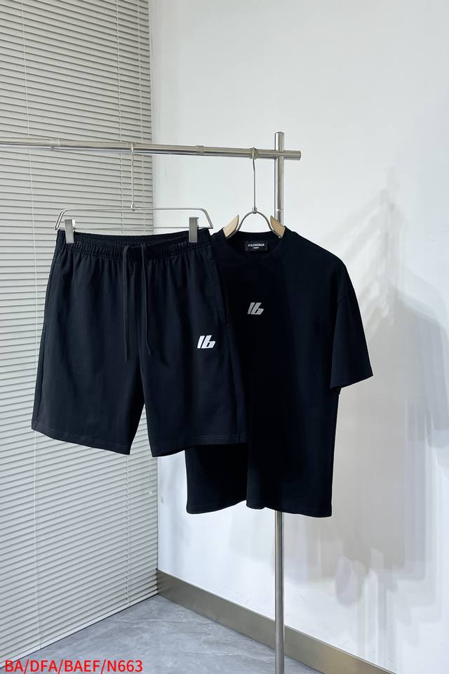 N663 Ba 25Ss Balenciaga heavyweight crew neck shorts, made from 330g double yarn