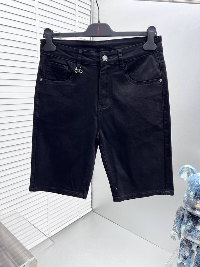 Ferragamo* Ferragamo 2025 Spring/Summer new denim shorts, made from heavy-duty w
