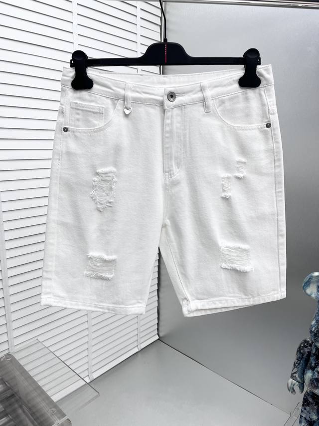 Amani* 2025 Spring/Summer new denim shorts, made from heavy-duty washed denim. T