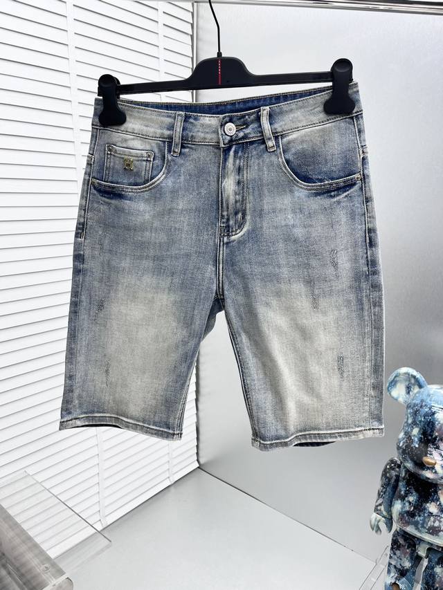 Hermes* 2025 Spring/Summer new denim shorts, made from heavy-duty washed denim.