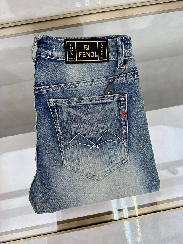 Fendi's new summer 2025 collection is now in stock. This is a super-customized v