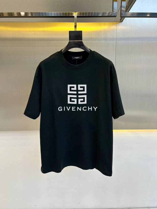 Givenchy's new summer printed logo casual short-sleeved T-shirt. Made from impor