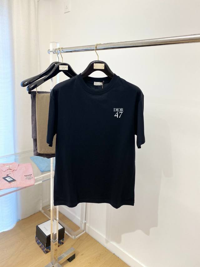 Dior, new short-sleeved T-shirt, handsome and fashionable, with top-notch printe