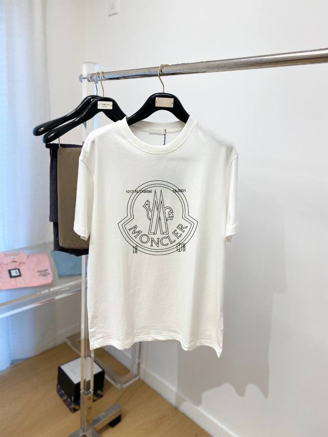 Monogram, new short-sleeved T-shirt, handsome and fashionable, with top-notch pr