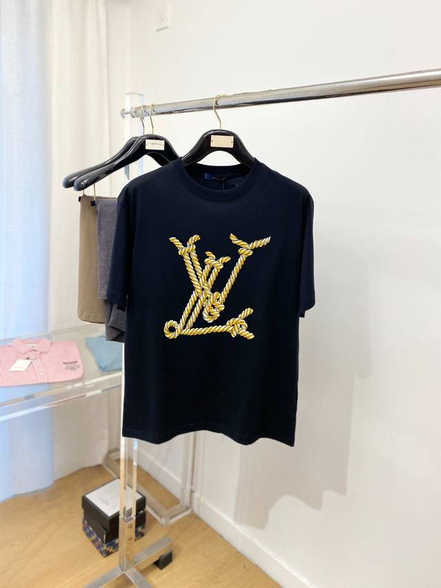 Lv, new short-sleeved T-shirt, handsome and fashionable, with top-notch printed