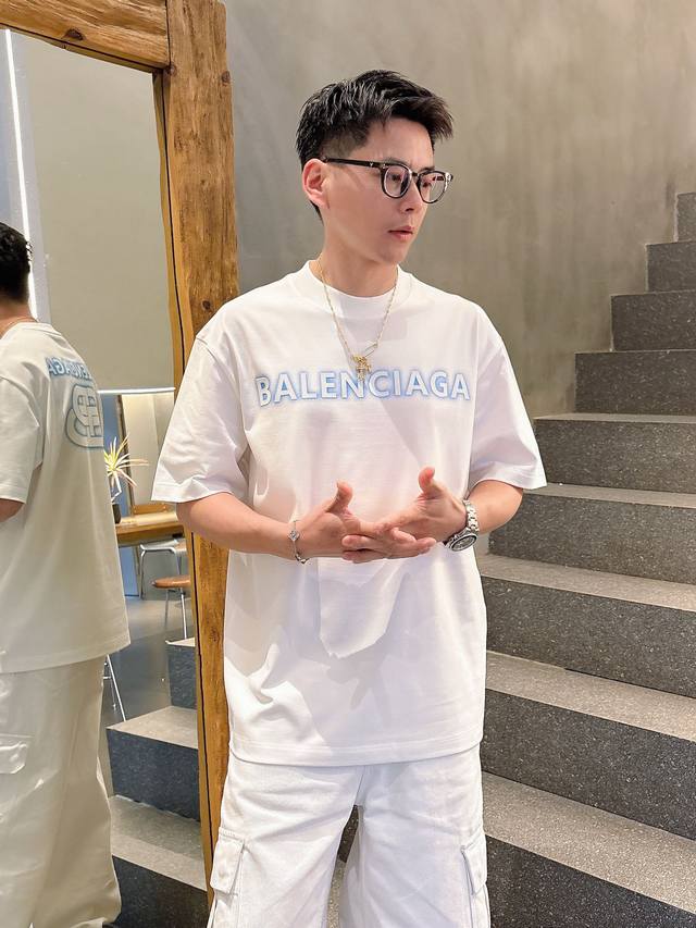 Balenciaga's 2025 Spring/Summer new arrivals! High-end custom-made short-sleeved