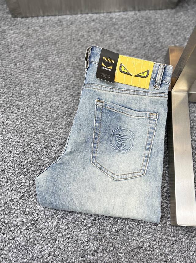 Fend* Fend SS25 early spring new men's jeans with excellent stretch. Exclusively