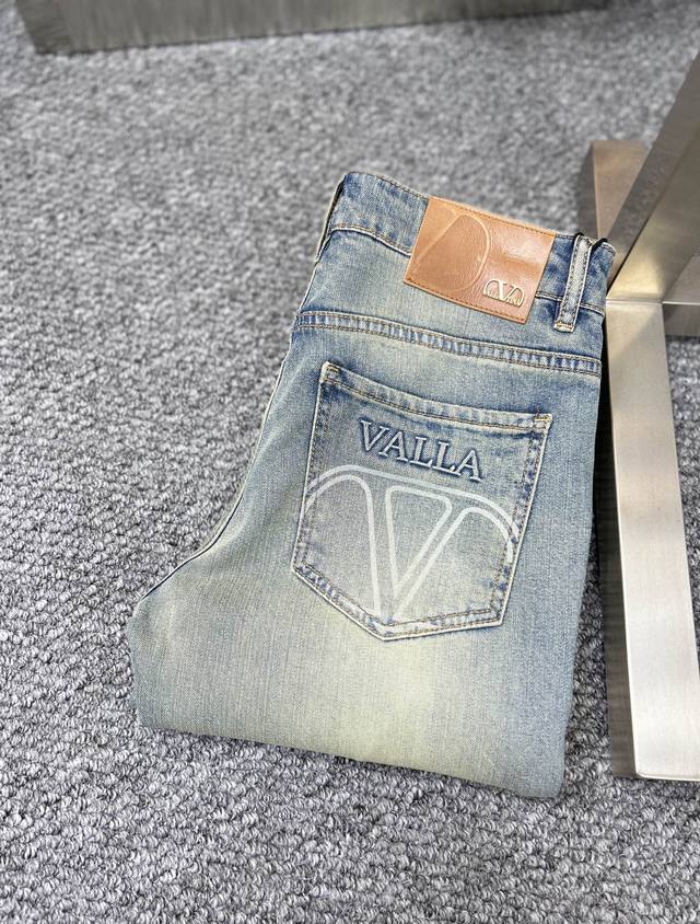 Vale* Valentino SS25 early spring new men's jeans with excellent stretch. Exclus