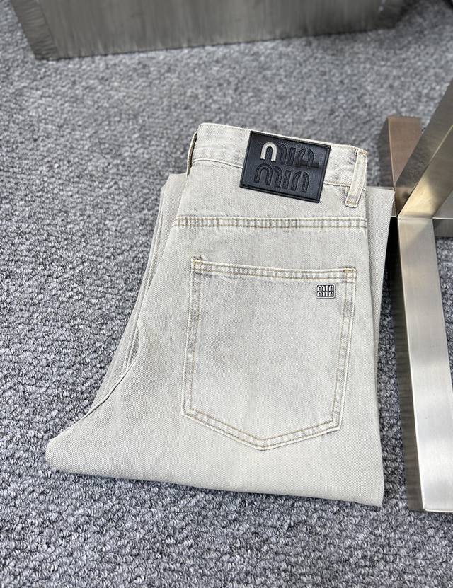 Miu Miu SS25 early spring new men's jeans with excellent stretch. Exclusively av