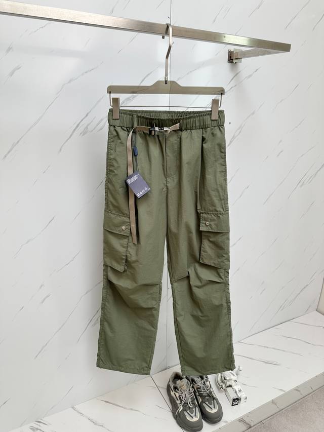 Prada 2025 spring and summer casual pants aesthetics are reinterpreted, showing