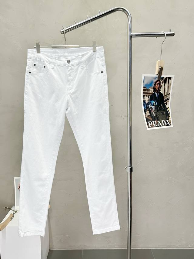 Exclusive Dior new casual jeans, high-end version, custom-made at the counter. T