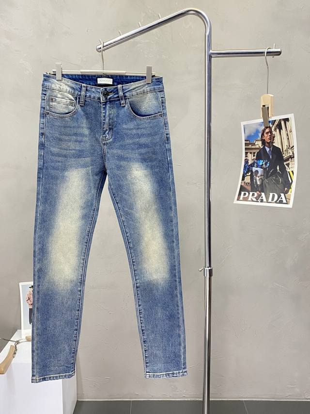 Gucci exclusive new casual jeans, high-end version, custom-made at the counter.