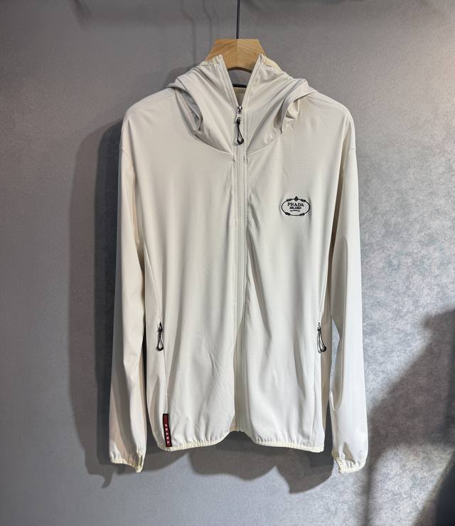 Prada 2025 Summer Sun Protection Suit, a must-have for the outdoors! Made from i