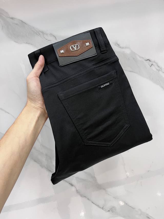 Valentino 2025Ss early spring new thin heavy-duty casual pants, imported high-qu