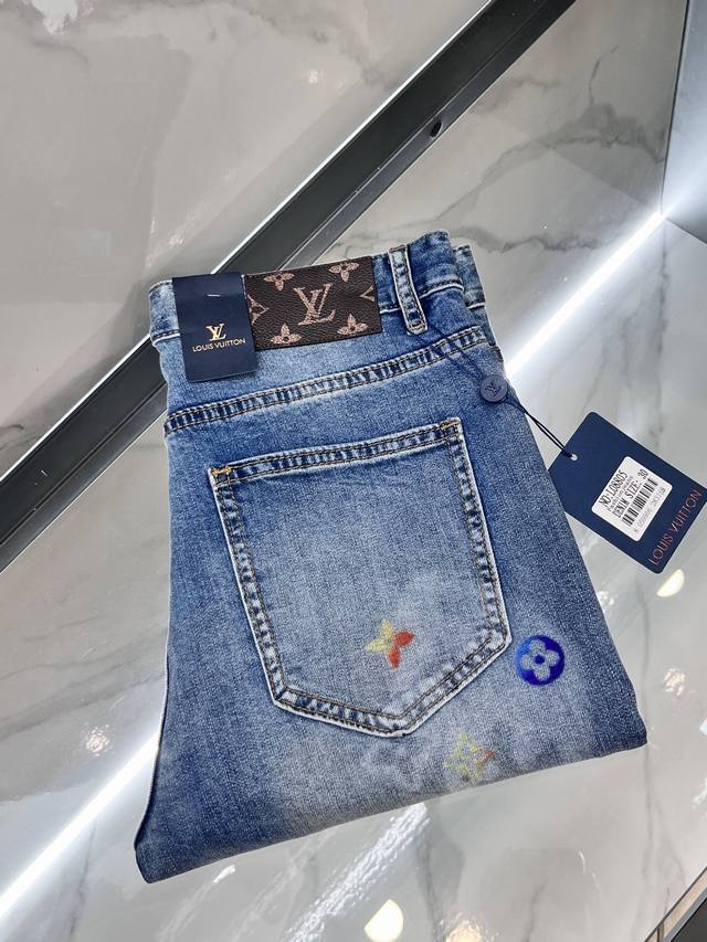 Lv thin jeans. For those who are particular about quality control details, I str