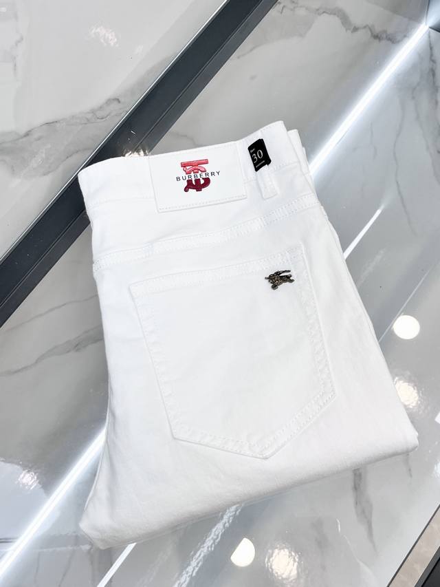 Burberry Thin Jeans. For those who are particular about quality control details,