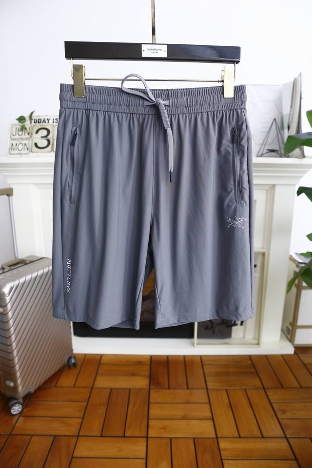 Arc'teryx. 2025Ss new summer men's shorts featuring a luxurious, classic brand l
