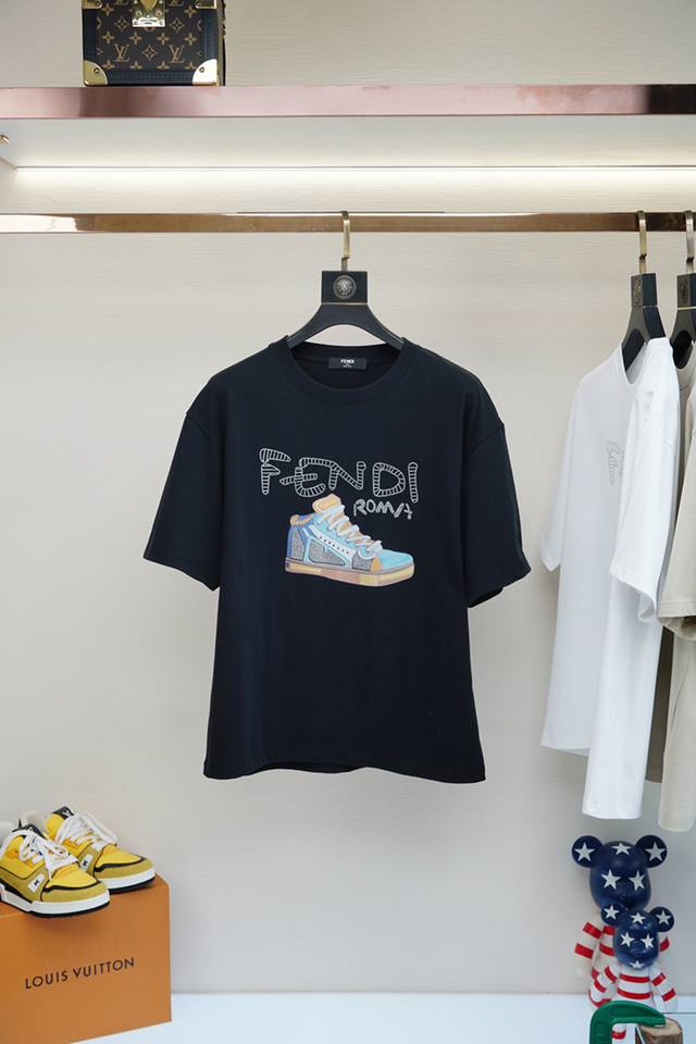Ah, Fendi 2025Ss series new product P men's short-sleeved fashionable classic ro