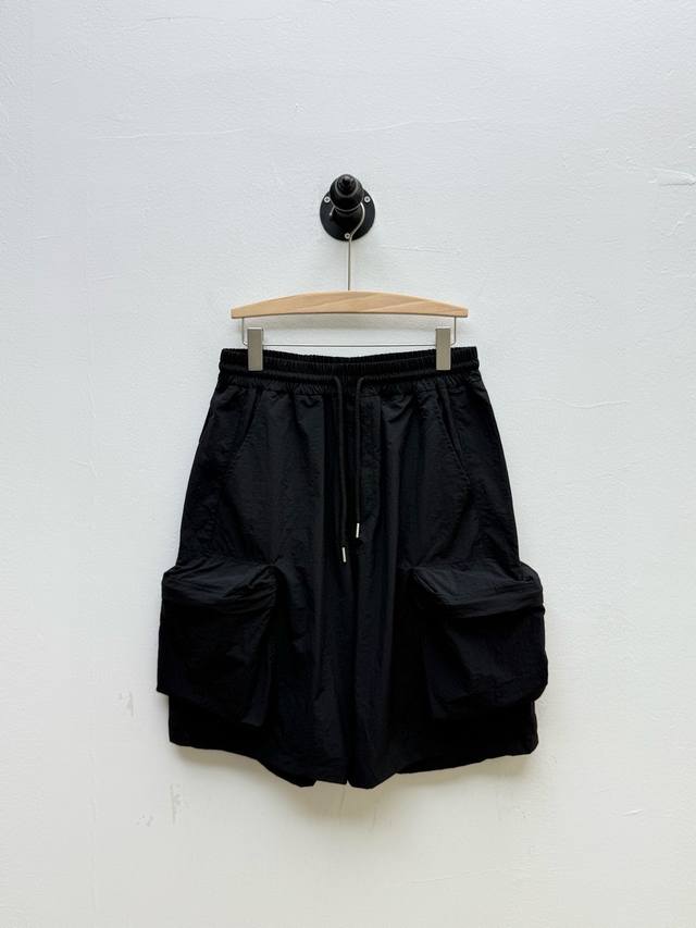 Loe logo-printed nylon work shorts, a new summer product from OEM factory P. Thi