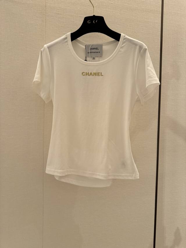 Cc Vintage's new slim-fit, waist-baring short-sleeve top is both stylish and sex