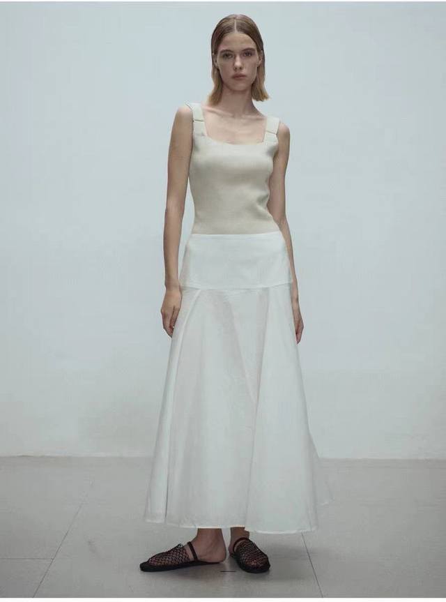 Viktoriachan 2025 spring and summer new A-line pleated linen silhouette skirt. C