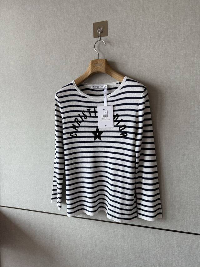 Dio* Stripes can be so stylish! This soft, breathable fabric is my summer favori