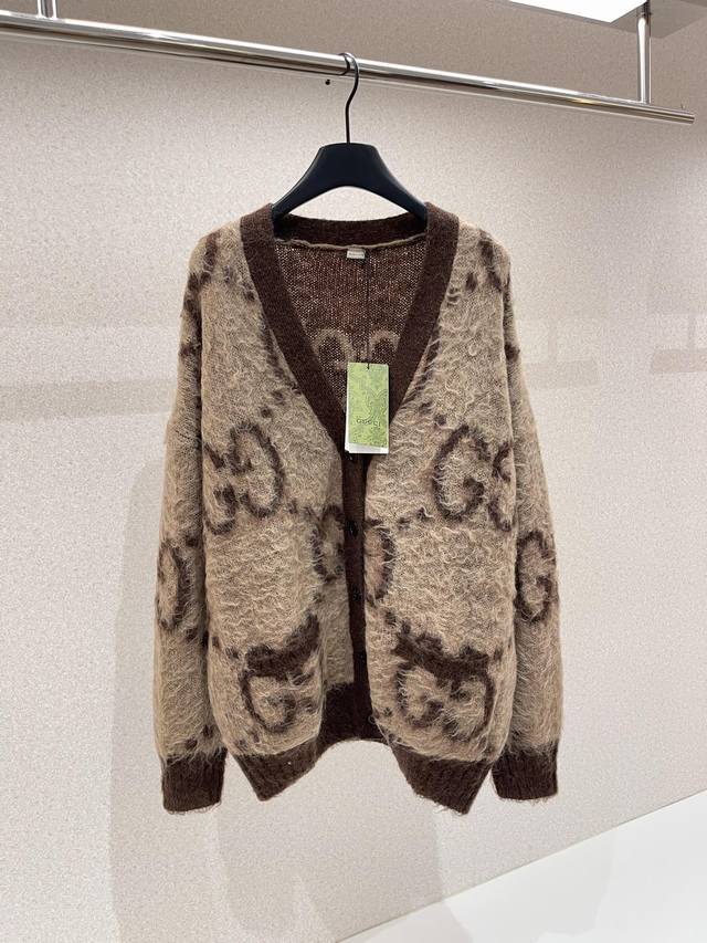 New Arrival! Gucc*'s mohair collection is the most captivating piece this year.