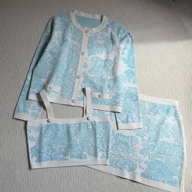 Dio Early Autumn Animal Print Suspenders Classic Color Water Blue Tone Very Stun