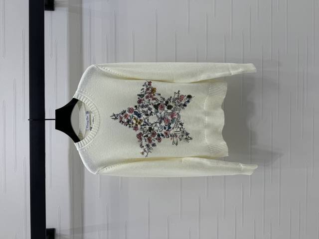 New, original, high-quality Dio* 2025 Early Fall collection! Round-neck, five-po