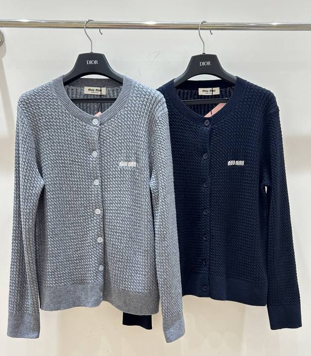 your personality. Lightweight and breathable, it's a must-have for spring!