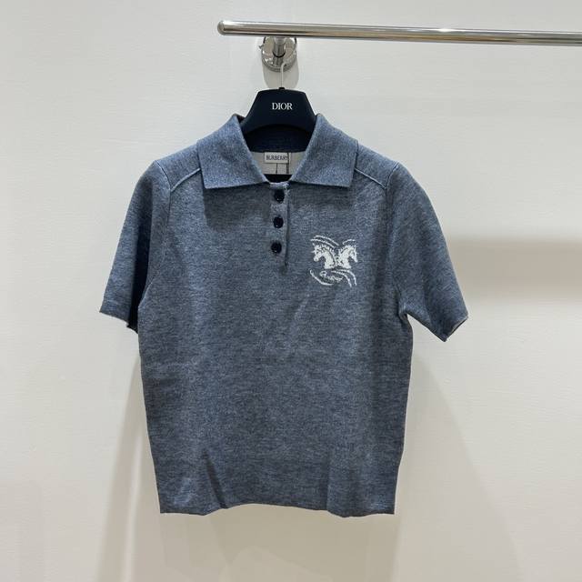 In stock now! Burberry's standing horse jacquard Polo short-sleeve top, full of