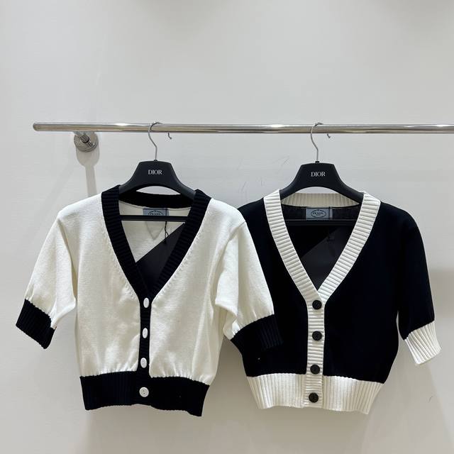 New Prada black and white V-neck short-sleeved cardigan for spring, simple and f
