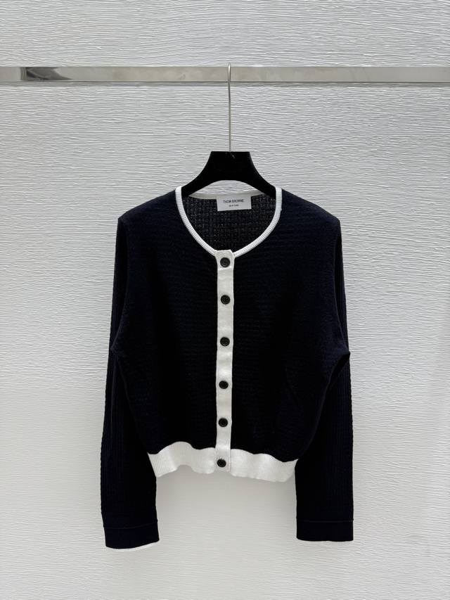 Tb's early autumn new contrast color round neck knitted cardigan Color: Black Si
