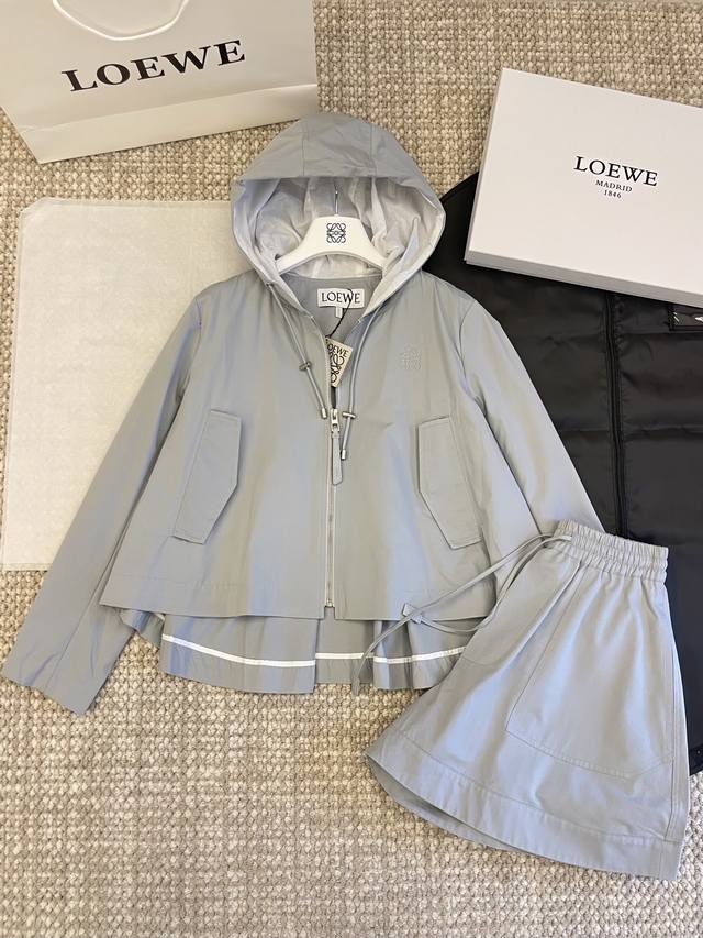 Jacket and Skirt Loe'E 25Ss Early Fall New Arrivals. Gray-blue classic embroider