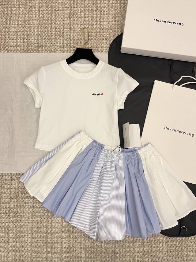 Aim Sh Hot Recommendation: A short-sleeved T-shirt with embroidered letters on t