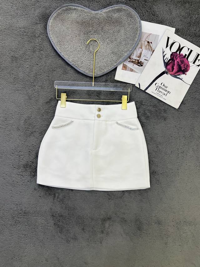 New design hip-wrapped anti-exposure A-line short skirt Sml