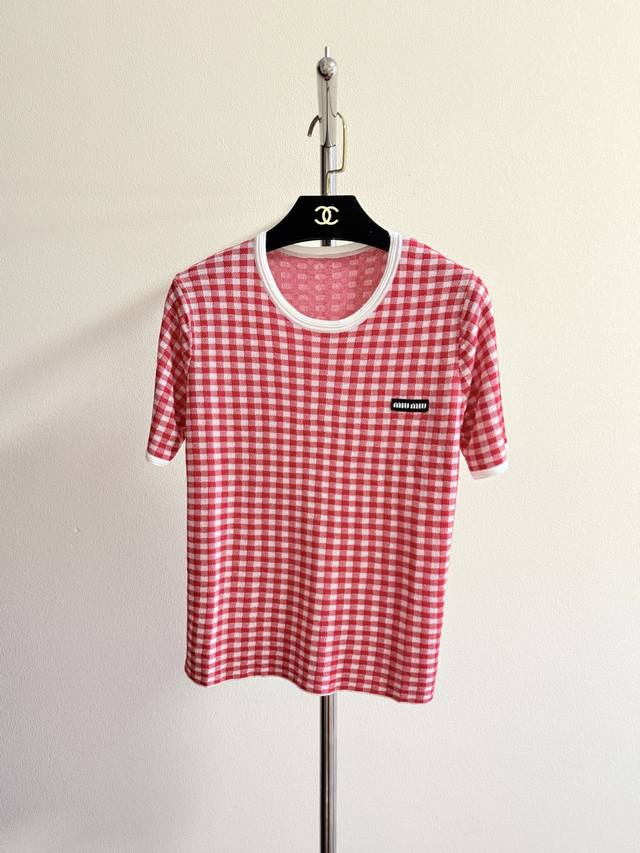 Miu checkered contrast sweater. Super soft yarn. Red and white checkered contras