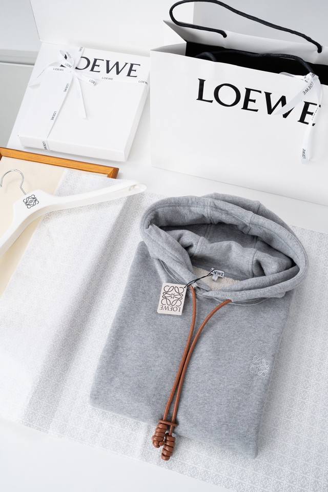 2025Loe We Cotton Loose Fit Hooded Sweatshirt The whole piece is loose-fitting a