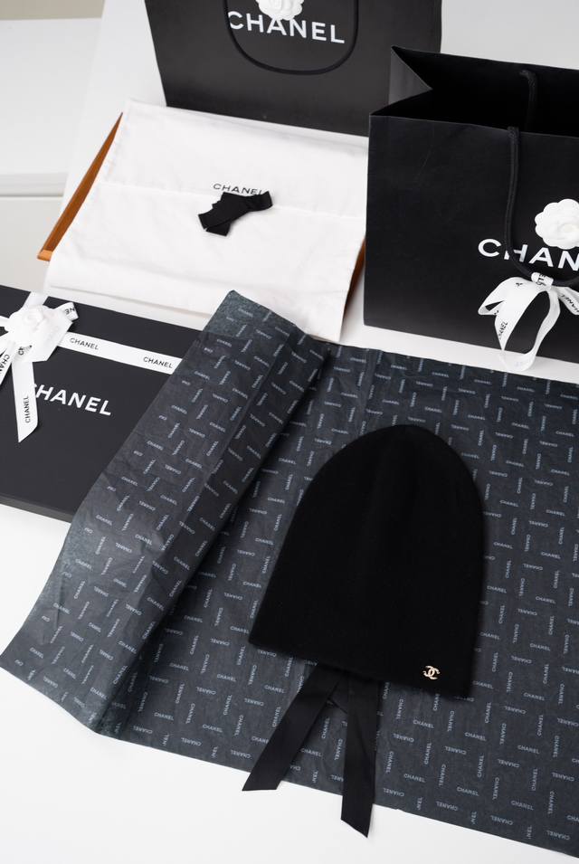 2025C* Hanel Bow Hat is a sophisticated accessory for any outfit! The essential