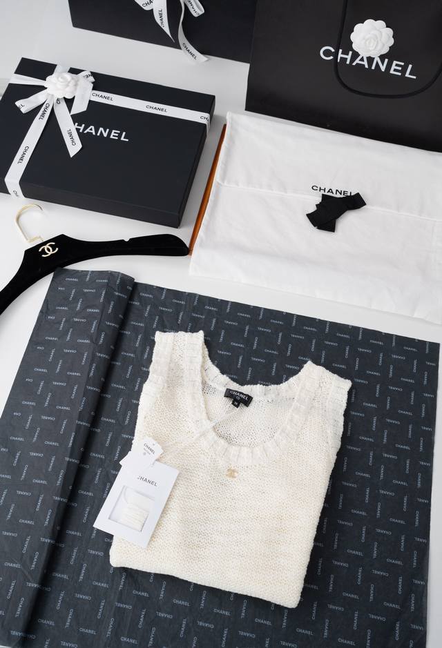 2025C*Hanel vest The simple vest style can show the relaxed and lazy casualness