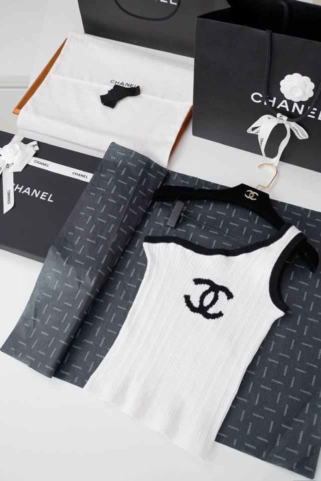 2025C*Hanel vest is a must-have off-shoulder vest for summer. It breaks the conv