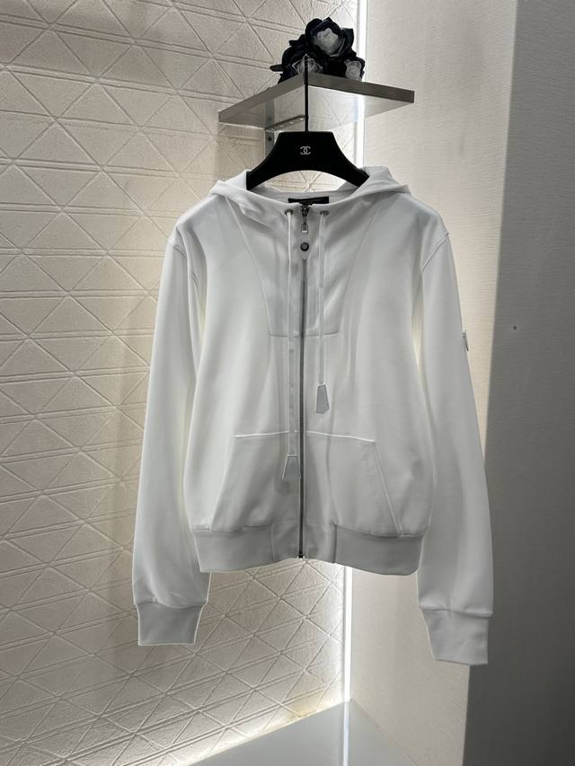 Louis Vuitto*2025 new arrivals: a custom-made hooded drawstring jacket and short