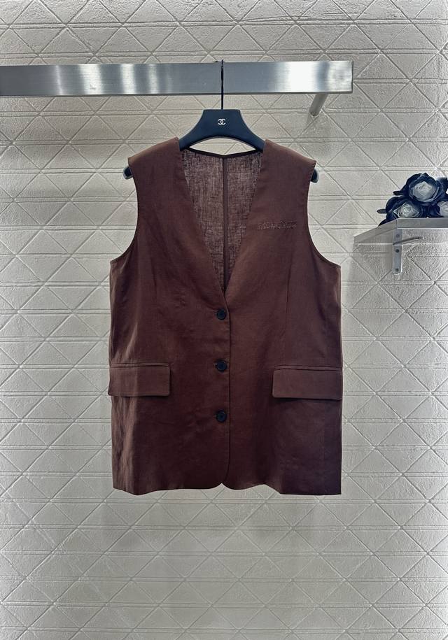 Miumi*2025 New Arrivals: Silk scarf, vest, and hem shorts set. Custom Yb linen c
