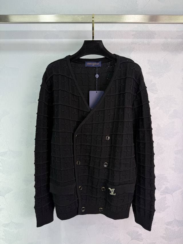Lou*25 Early Fall new cable-knit double-breasted cardigan. Imported machine-wove