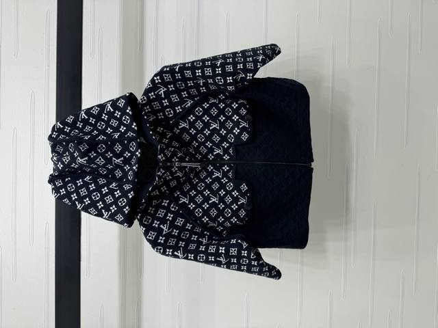 New, original, high-quality Louis Vui*Ton 2025 Early Fall collection! This jacqu
