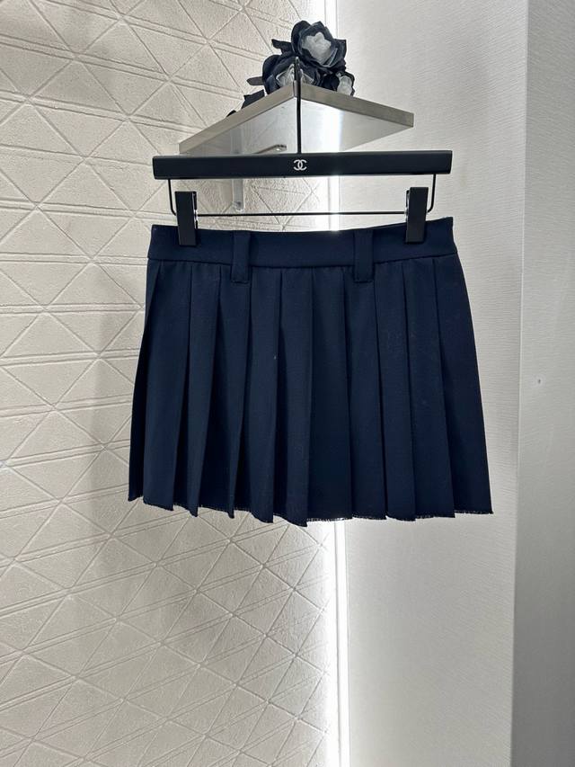 Miumi*2025 new arrivals: Retro short jacket and pleated skirt set, custom-made w